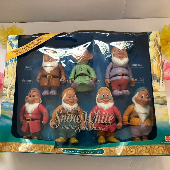 NIB Walt Disney Snow White & The Seven Dwarfs Gift Set - Picture 2 of 11
